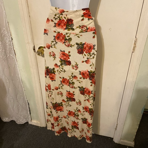 maxi skirt - Picture 4 of 5